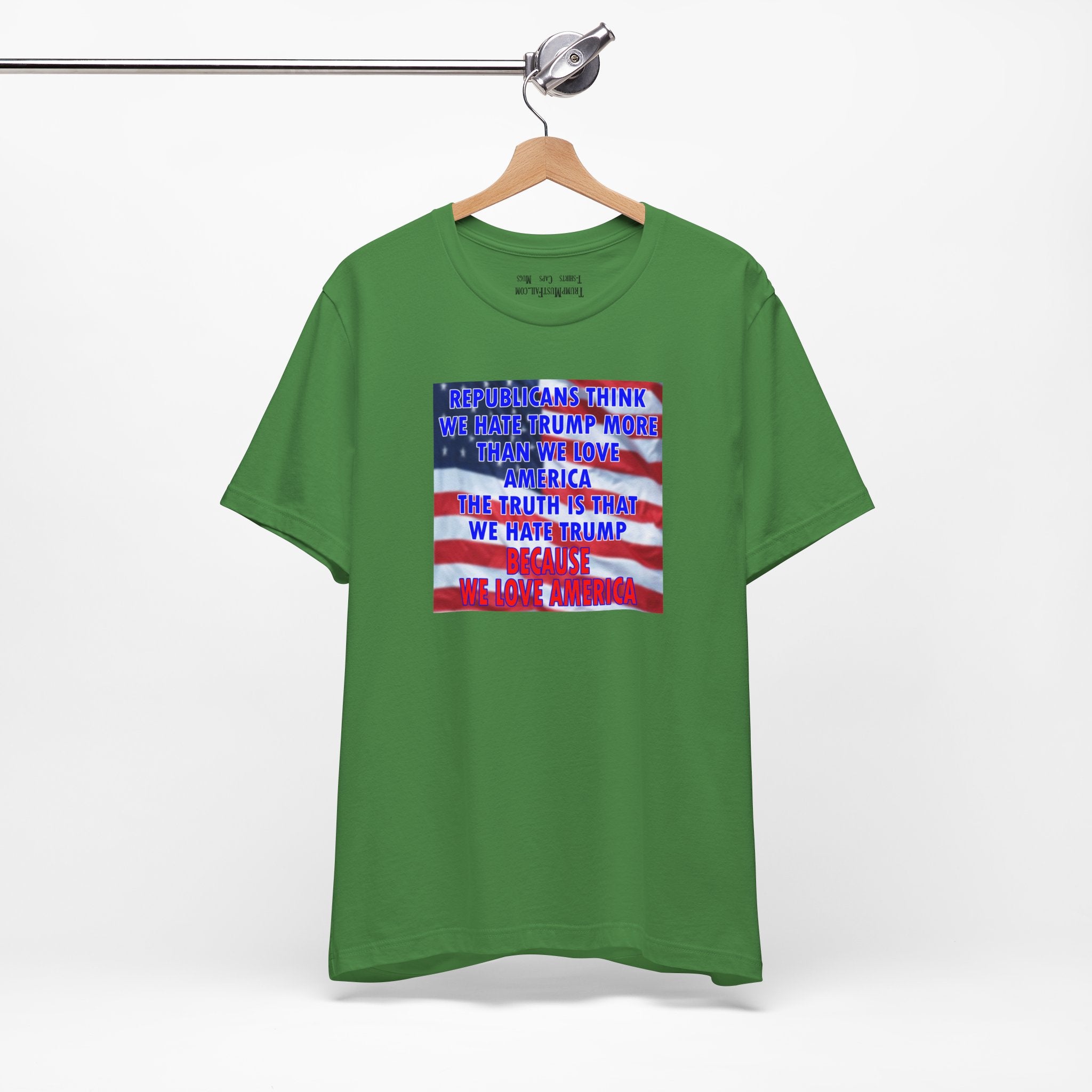 BECAUSE_WE_LOVE_T-shirt/leaf