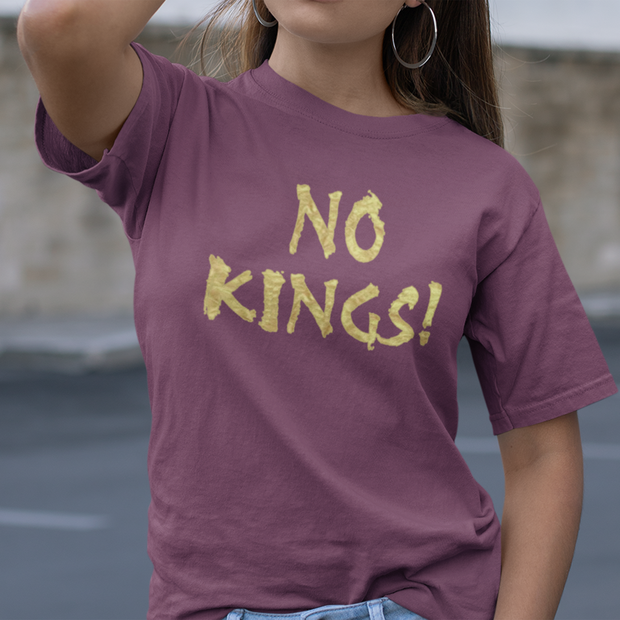 NO KINGS GOLD T-SHIRT/MAROON