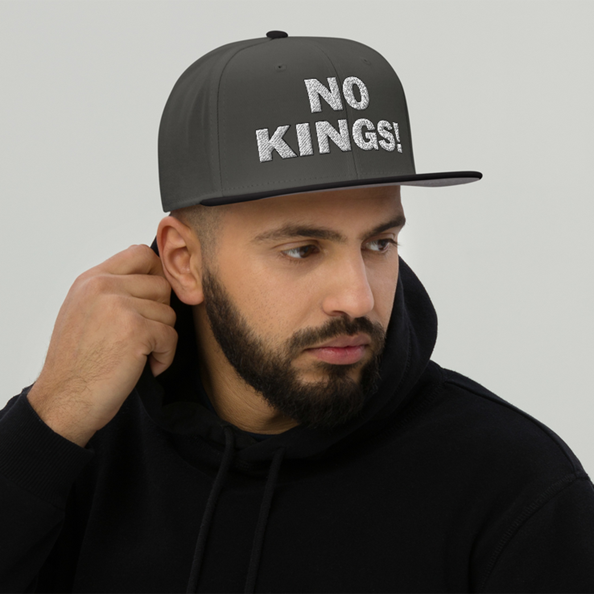 NO KINGS SNAPBACK CAP/Black/Charcoal gray/Charcoal gray