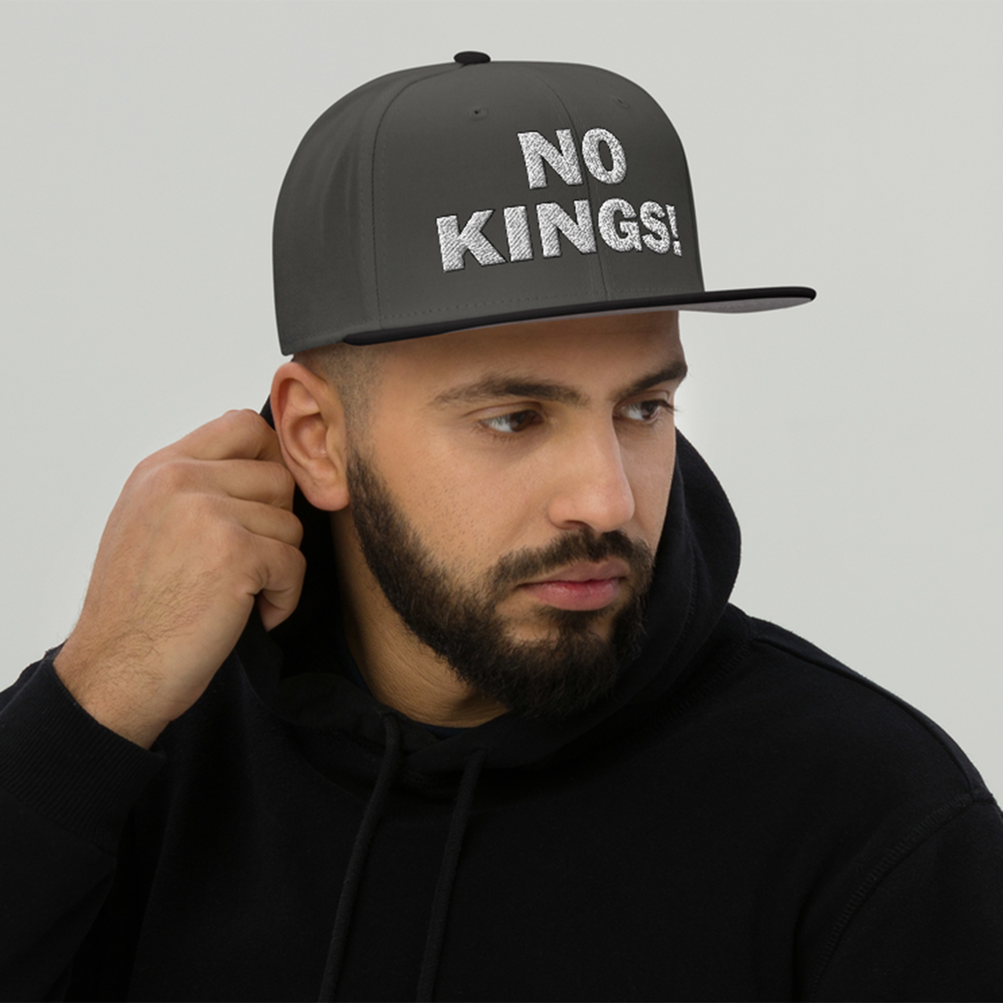 NO KINGS SNAPBACK CAP/Black/Charcoal gray/Charcoal gray